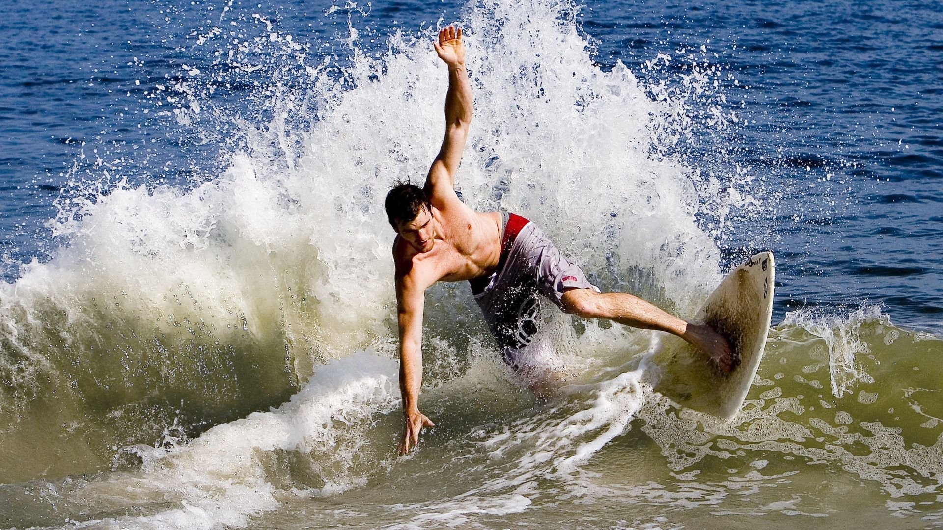 比赛内容解说训练成为高校选修方向